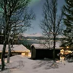Dom wakacyjny Hiet- Arctic In The Norwegian Forrest!