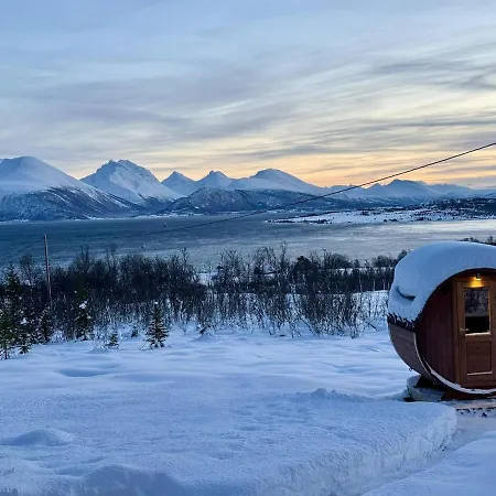 Hiet- Arctic In The Norwegian Forrest! بيت للعطل *
